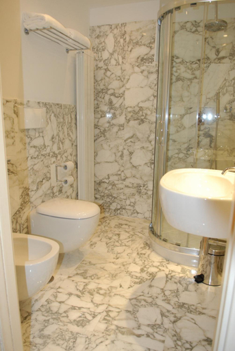 Bathroom, Grand Hotel Certosa, Salerno