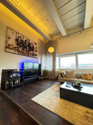 Others 4, Industrial-chic 1BD Loft by the River Fulham!, London