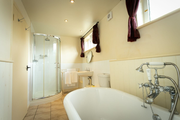 Bathroom 4, The Collyweston Slater, Northamptonshire