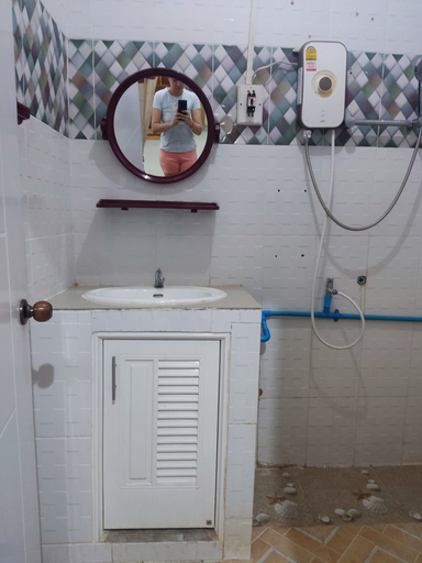 Bathroom 4, erawan guesthouse, Pakxe