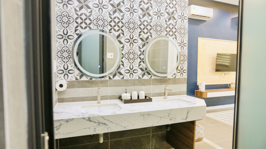 Bathroom 3, Kiwi's Homestay & Cafe, Phan Thiết
