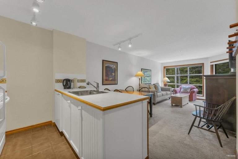 Others 2, Best ski in ski out condo #3 in Aspens, Squamish-Lillooet