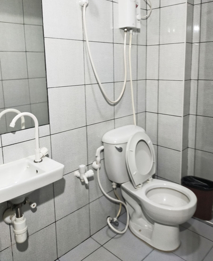 Bathroom 4, DG Budget Hotel Salem, Pasay City