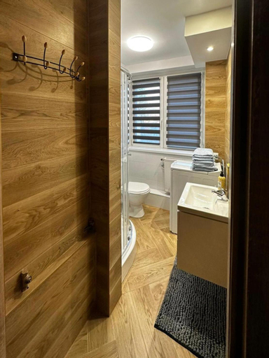 Bathroom 13