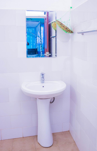 Bathroom 3, Royal Wonders Hotel, Moshi Urban