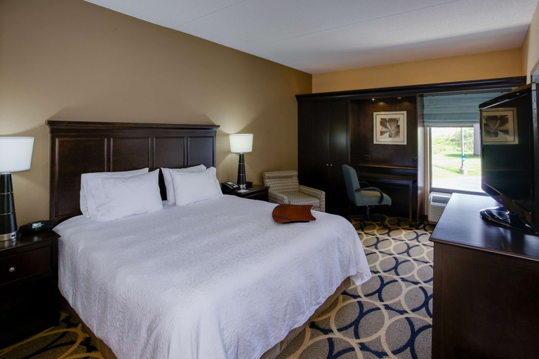 Bedroom 4, Hampton Inn Harrisburg/Grantville/Hershey, Dauphin