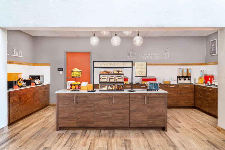 Food & Drinks 5, Hampton Inn & Suites Fort Myers Beach/Sanibel Gateway, Lee