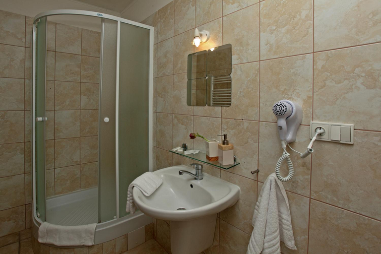 Bathroom 4, Hotel Arko, Praha 8