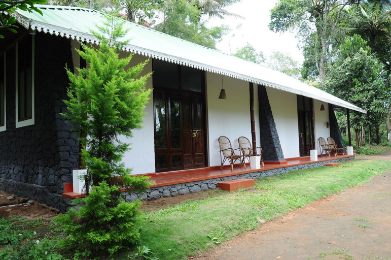 Exterior 7