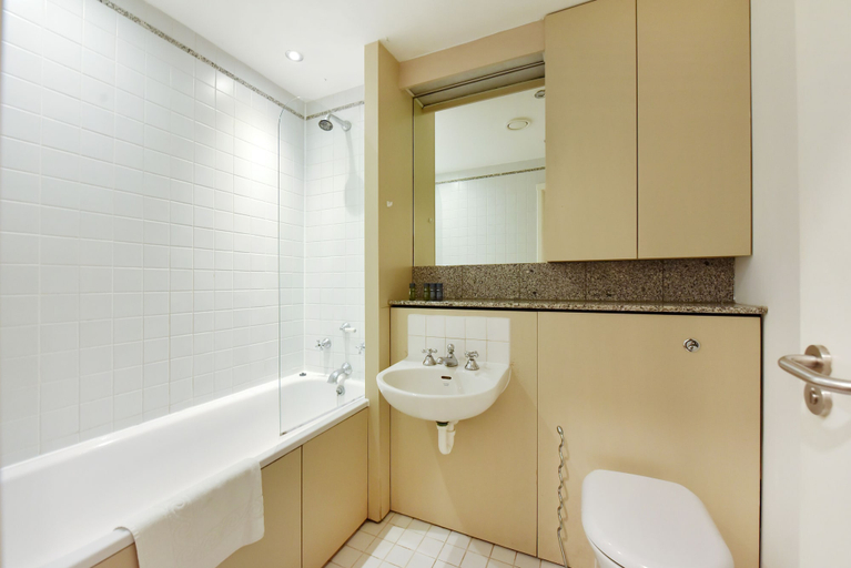 Bathroom 3, London Choice -South Kensington-Museums, London