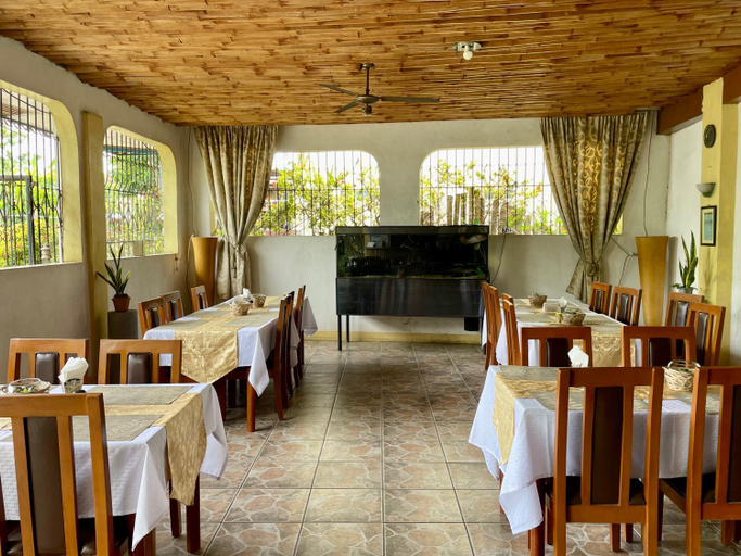 Food & Drinks 2, Lapu-Lapu Cottages, Lapu-Lapu City