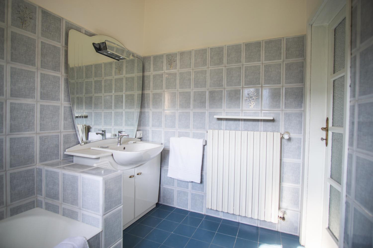 Bathroom 5, Ome sweet Ome, Brescia