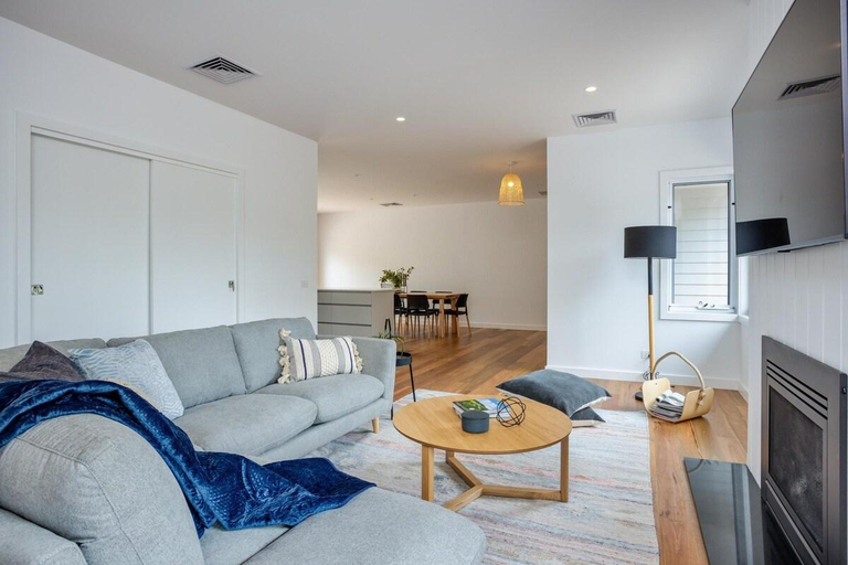 Others 5, Molly's Beach House, Blairgowrie, Melbourne
