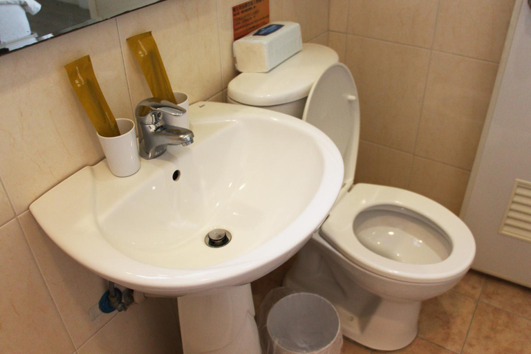 Bathroom 4, Pianist Homestay, Hualien