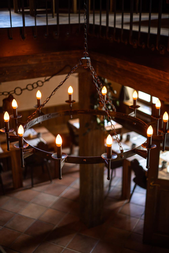 Food & Drinks 5, Peanut Medieval Lodge, Porrentruy