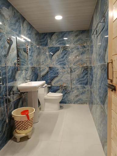 Bathroom 3, Hotel Pahalgam View, Anantnag