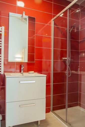 Others 5, Une chambre a l'Economat, Gironde