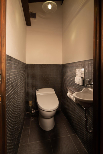 Bathroom 3, Kanade Fushimiinari, Kyoto