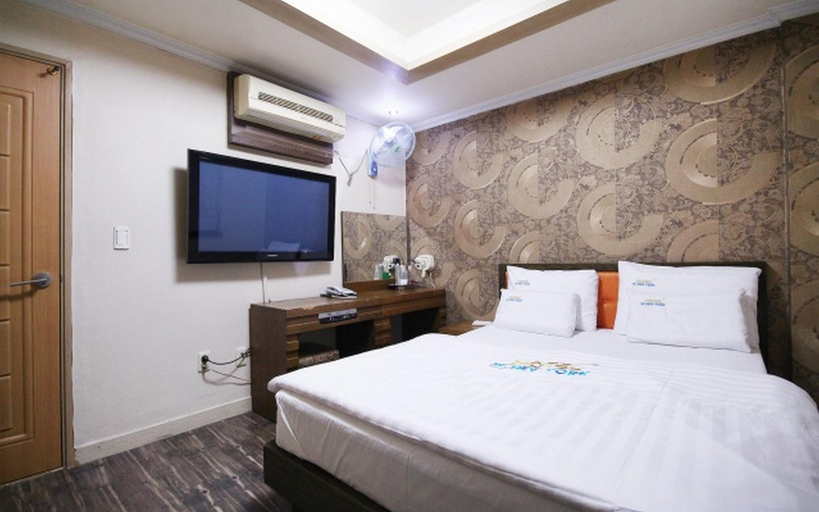 Bedroom 2, Daegu Icheondong W New York, Buk