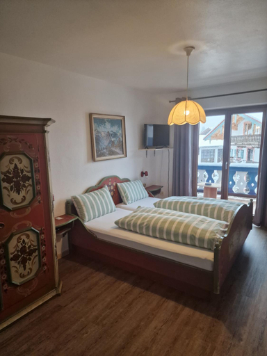 Bedroom 2, Hotel Bavaria, Traunstein