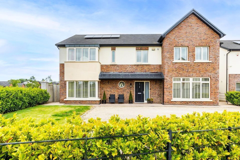 Exterior & Views 2, Modern Homestay Room near Dublin Airport, Dublin