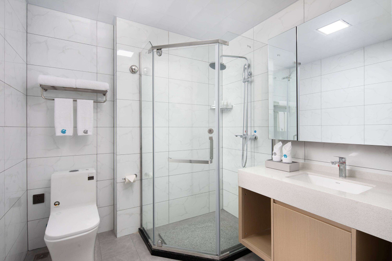 Bathroom 5, Ramada Encore by Wyndham Jiusuo Downtown, Sanya