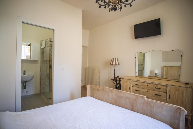 Bedroom 3, Ome sweet Ome, Brescia