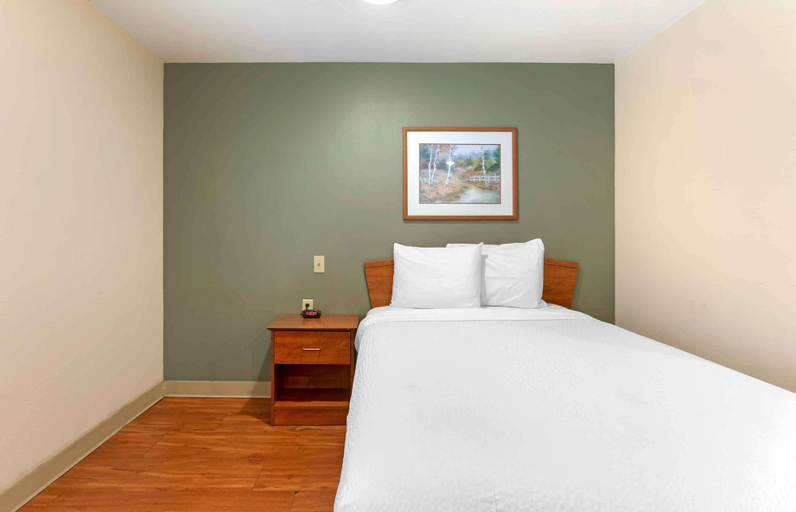 Bedroom 4, Extended Stay America Select Suites - Kansas City - Stadium, Kansas City