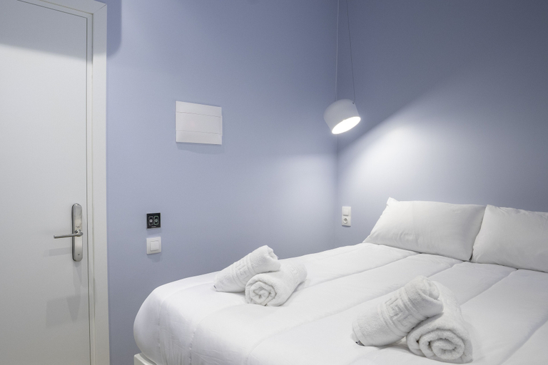 Bedroom 5, Cabins Sleeping Mets, Attica