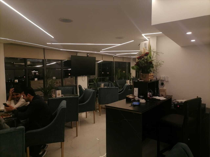 Food & Drinks 4, Durrat al Israa Residence, Um El-Basatien