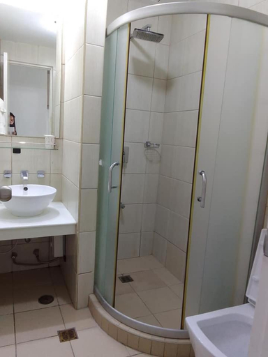 Bathroom 3, Birch tower, Manila City