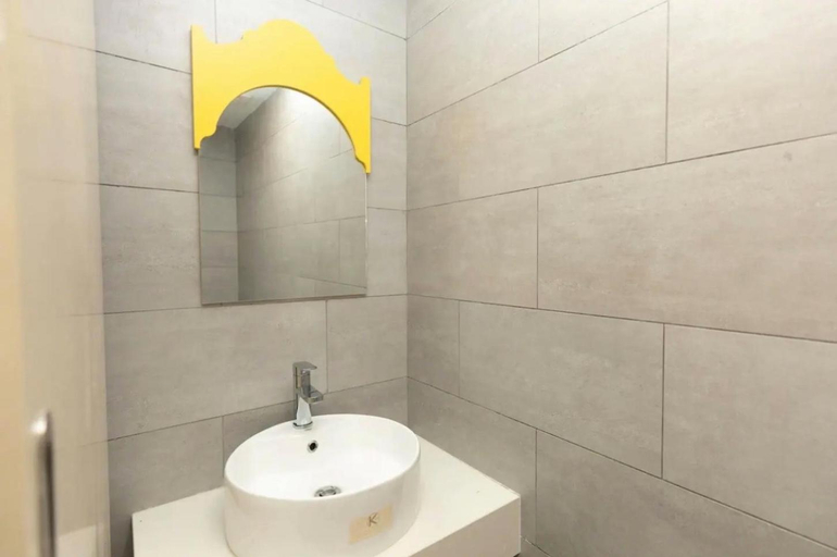 Bathroom 5, Arte Mont Kiara by Cobnb, Kuala Lumpur