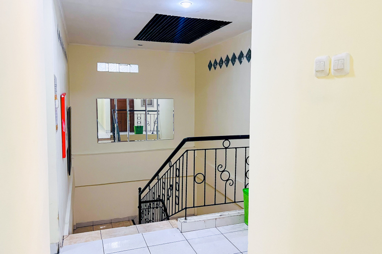 Others 5, Taisir Residence Near Palmerah Mitra RedDoorz, West Jakarta