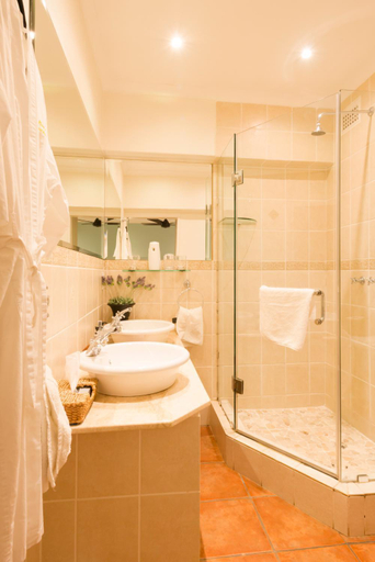 Bathroom 5, Five Burnham Guest House, eThekwini