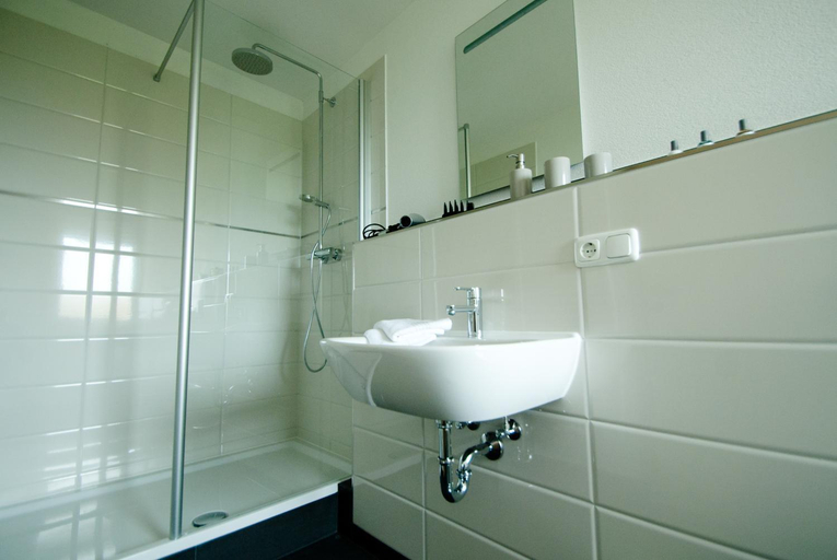 Bathroom 3, Pension Schenks Landgasthof, Miltenberg