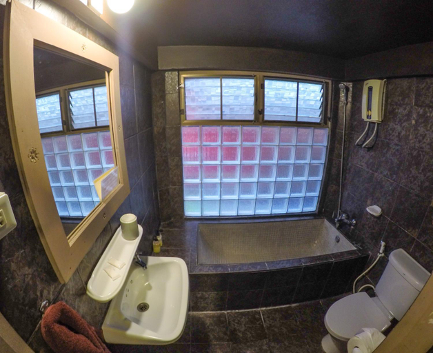 Bathroom 7