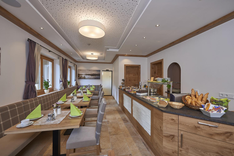 Food & Drinks 5, Pension Gabi, Zell am See