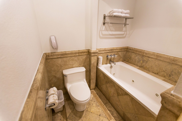 Bathroom 5, Clarion Hotel Real Tegucigalpa, Distrito Central