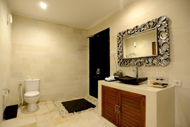 Bathroom 11