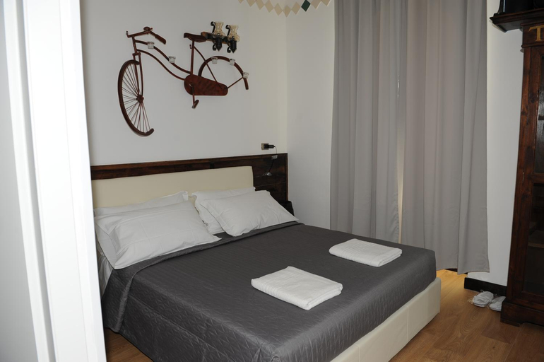 Others 4, Torre Balzano B&B, Bari
