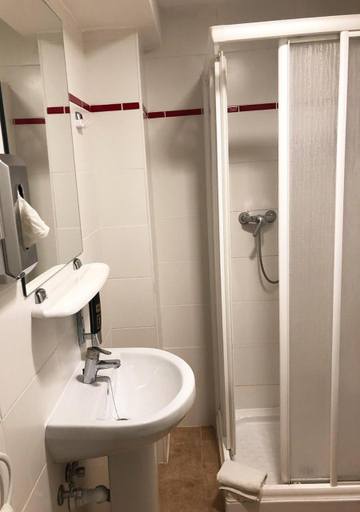 Bathroom 2, Das Hostal, Baleares