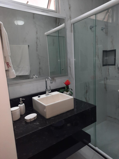 Bathroom 2, Bahia Flat 301, Salvador