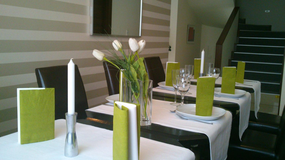 Food & Drinks 4, Penzion Luxor, Trnava