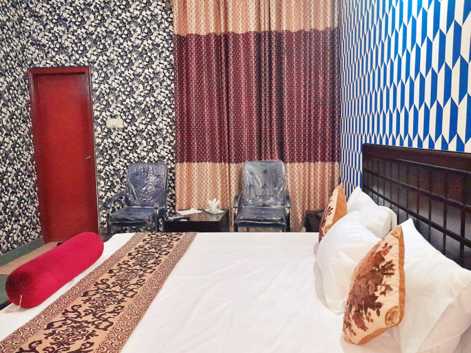 Others 5, Hotel Rose One, Lahore