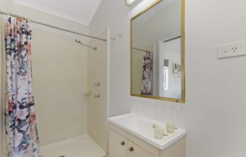 Bathroom 4, Discovery Parks - Townsville, Wulguru
