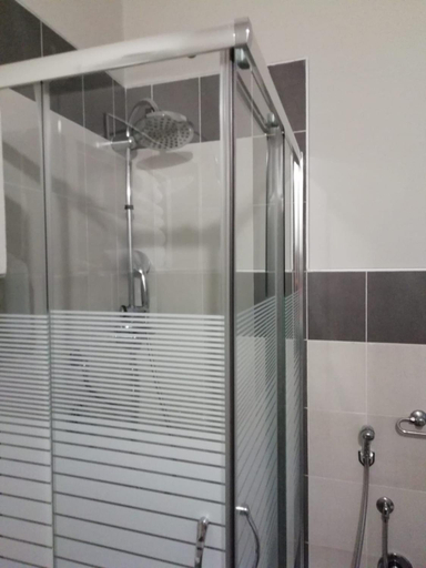 Bathroom 5, La Pajassa, Cuneo