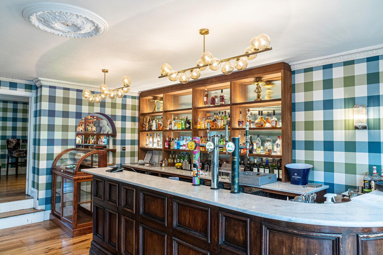 Food & Drinks 5, Charlton House, Somerset