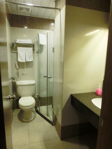 Bathroom 12