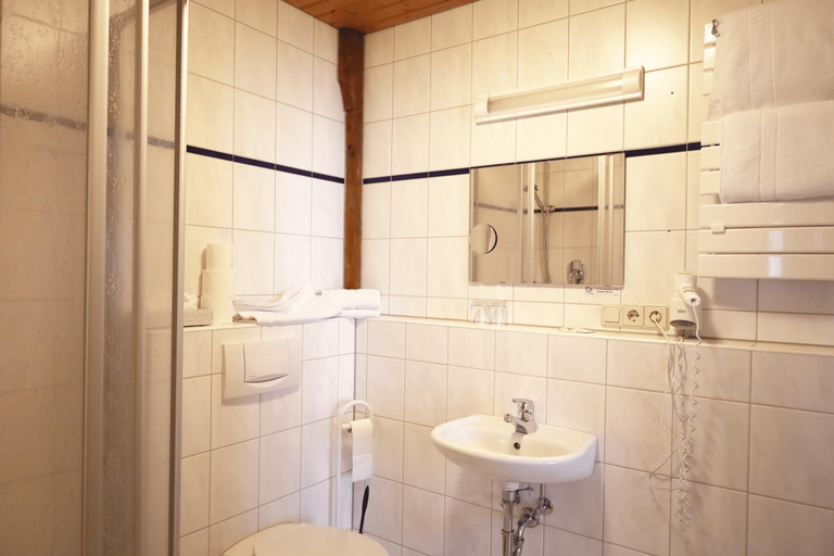 Bathroom 2, Hotel Gasthof zur Post, Ravensburg