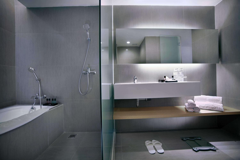 Bathroom 8